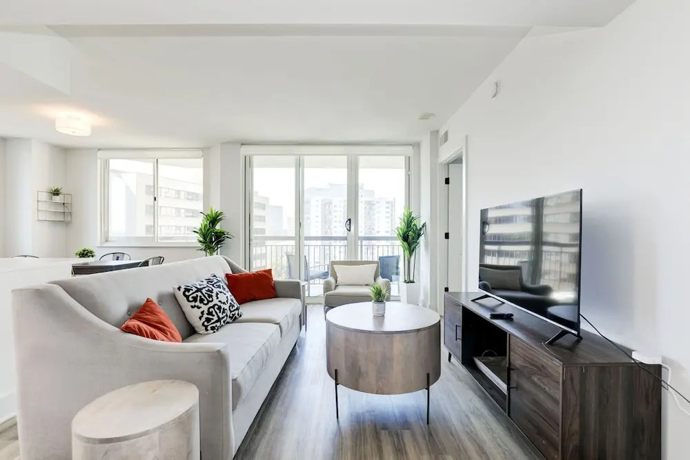 Elegant 2BR Apartment - Minutes to D.C.