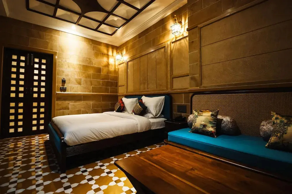 Guulab Haveli - Opp Fort