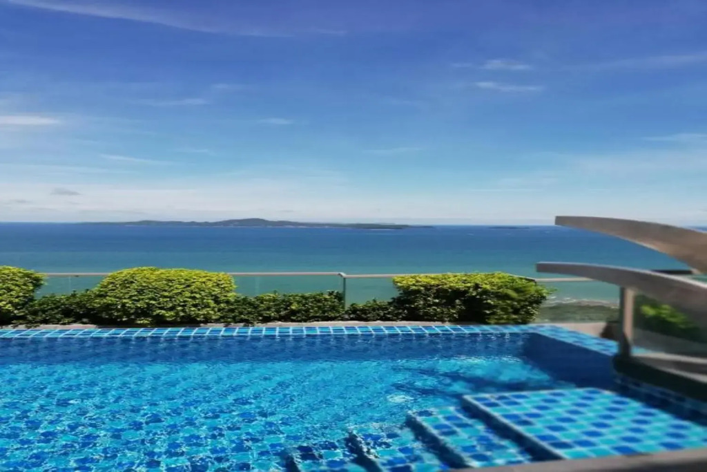 The Peak Towers sea view apartments