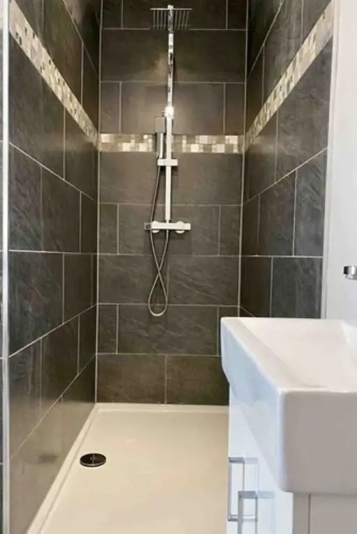 Hillcrest Studio Apartments