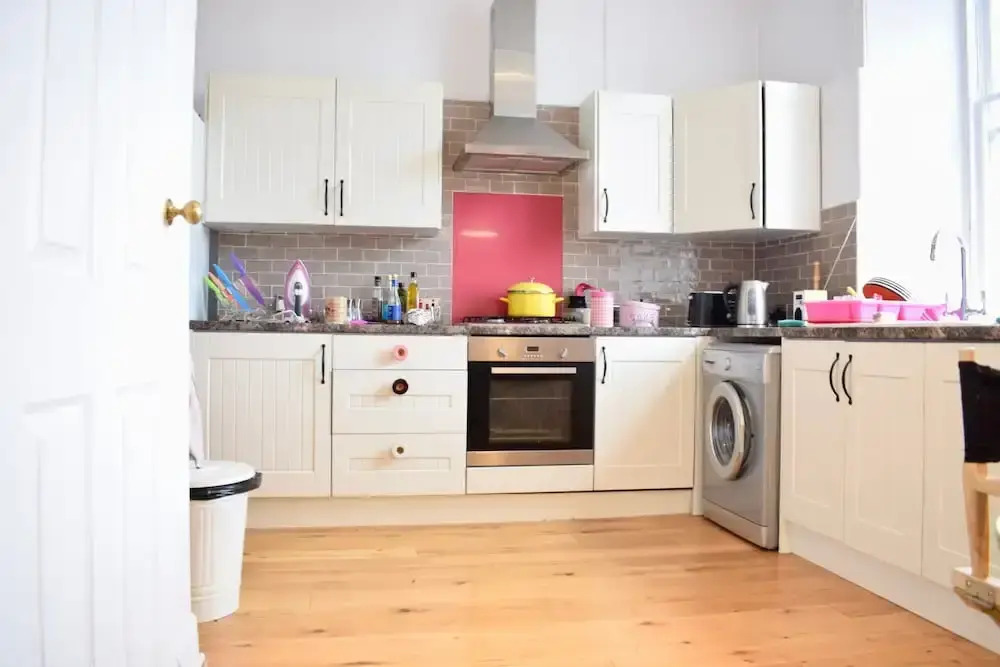 Spacious 2 Bedrooms Apartment by Royal Mile