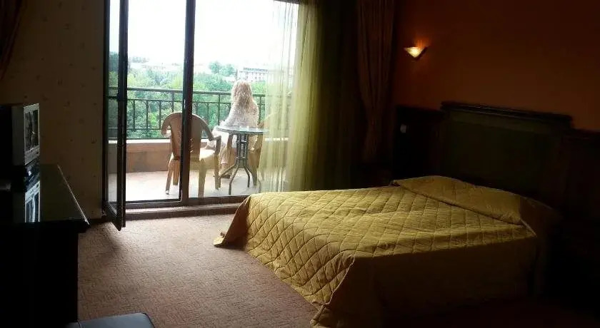 HOTEL BOLYARI