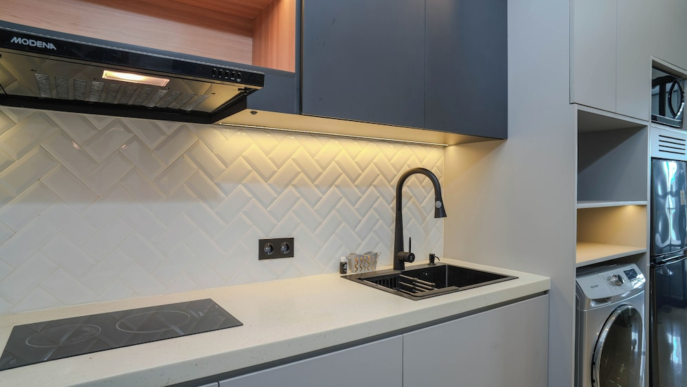 Urban Grey 1Br At Sudirman Suites Apartment