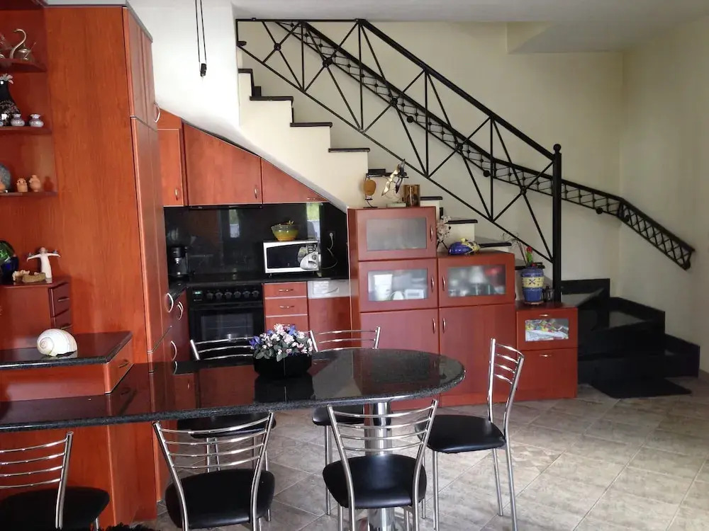 Dimitri's Guesthouse