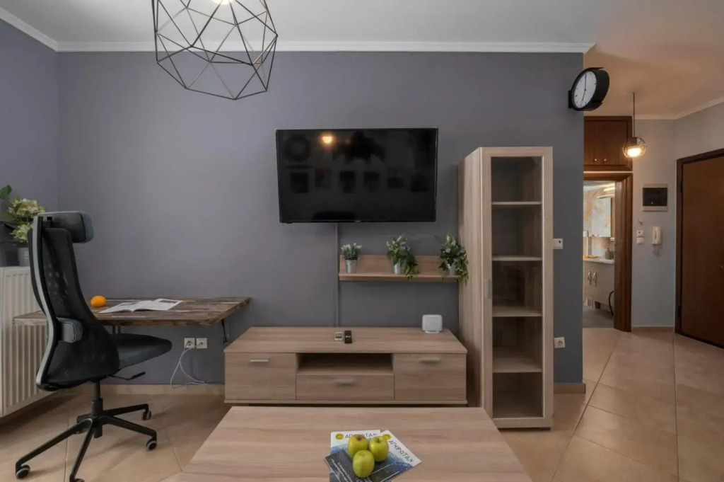 Kosmos Service Apartment City Center 2 With Parking