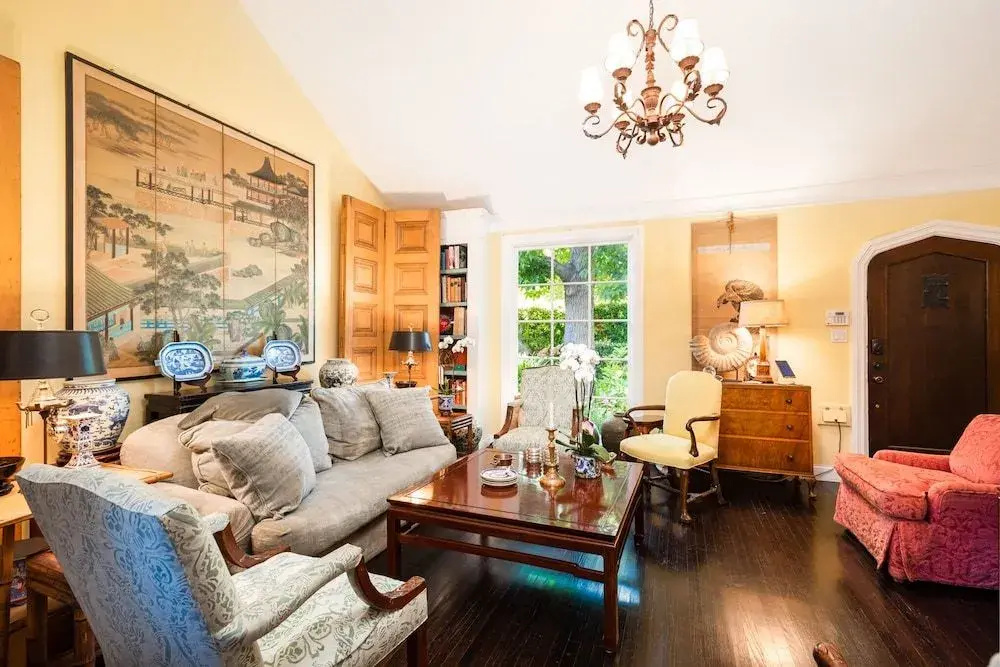 Elegant Home in the Heart of LA 2 Bedrooms 1 Bathroom Duplex