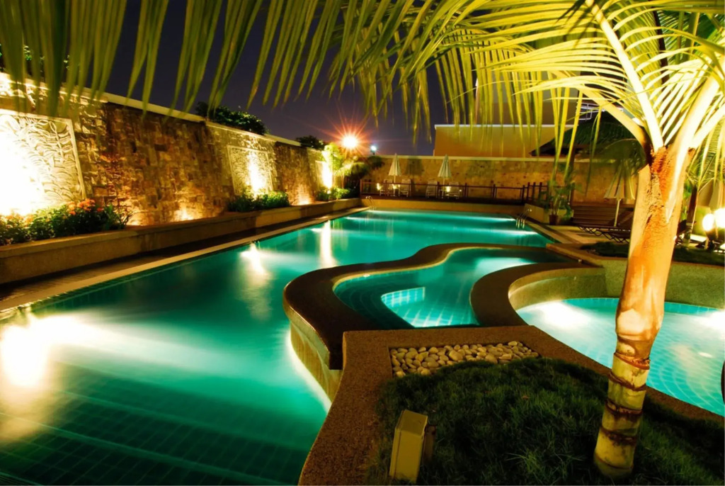 Royale Chulan The Curve