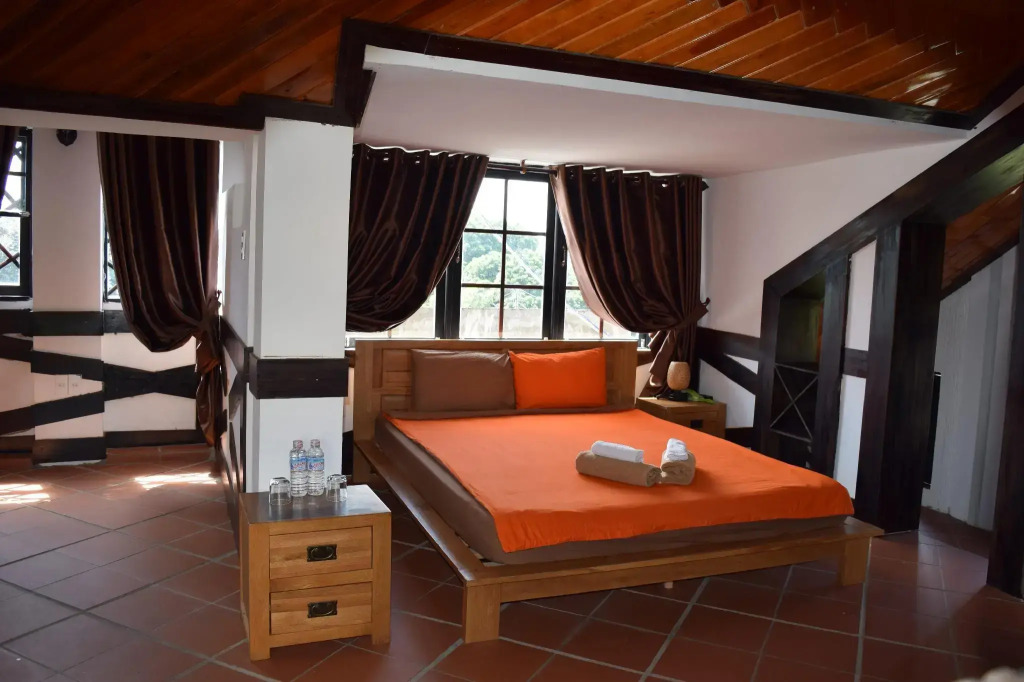 Hnam Chang Ngeh Hospitality training center, guest house, restaurant & bar
