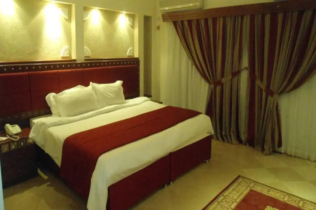 Al Liwan Suites