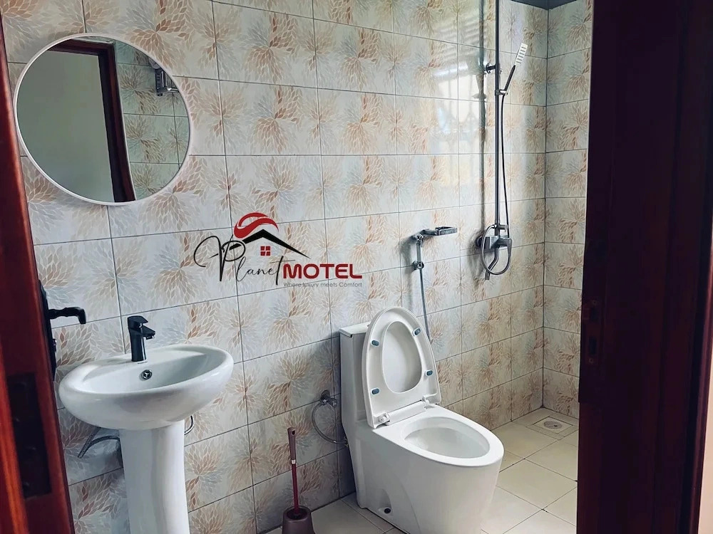 Planet Motel