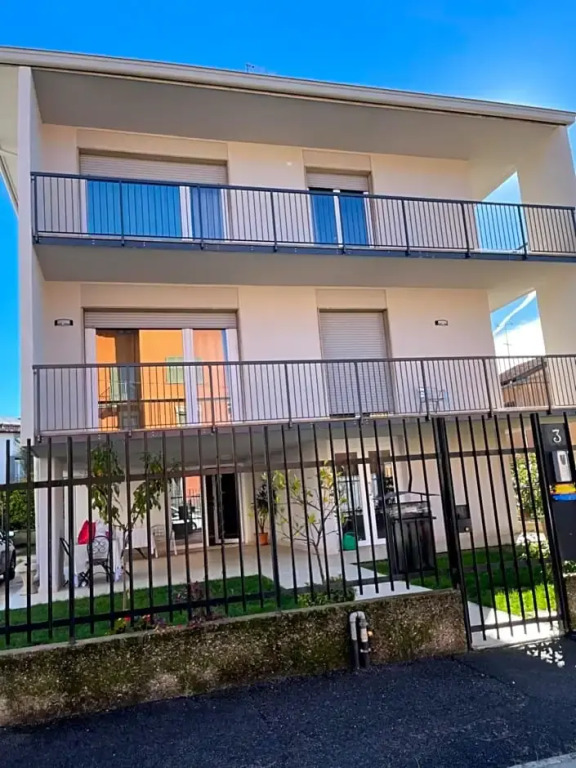 Joys House