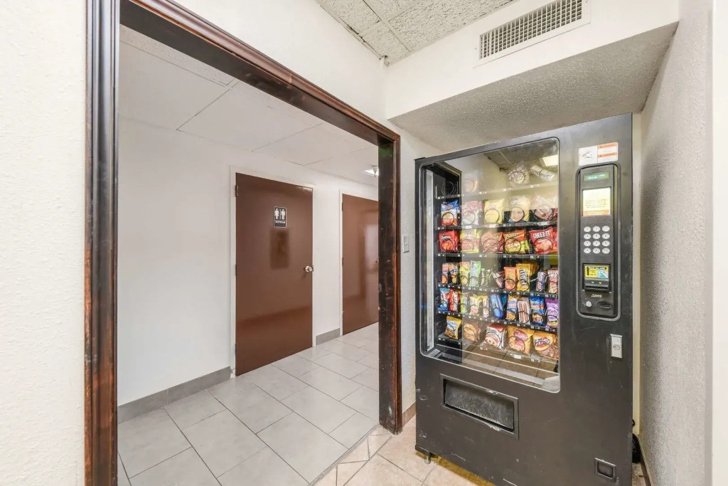 Motel 6-Lewisville, TX - Medical City