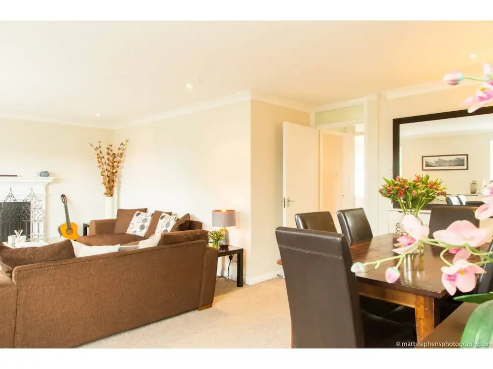 Newly Renovated Hove Apartment