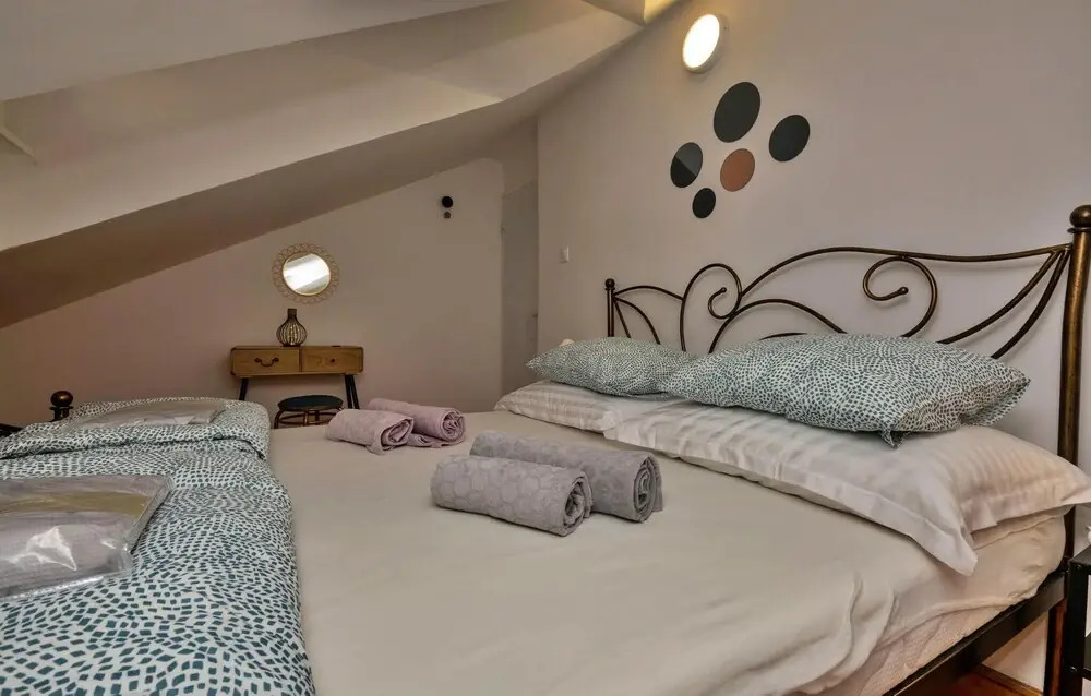 Beautiful Apartment in Makarska With Wifi and 2 Bedrooms