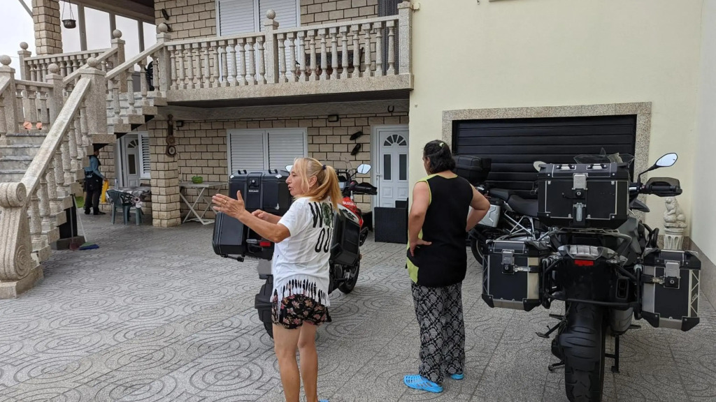 Room solo - Villa Ribeiro On Way to Santiago with Secure Bike Garage - Esposende