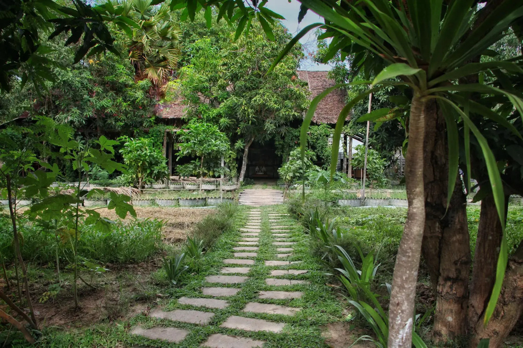 Isann Lodge