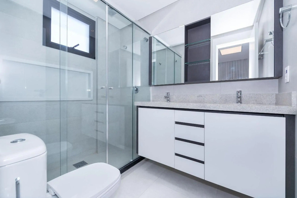 Adra 102 - Apartamento no centro de Bombinhas - Finamente mobiliado e decorado - Rooftop com piscina e academia - À poucos metros da praia