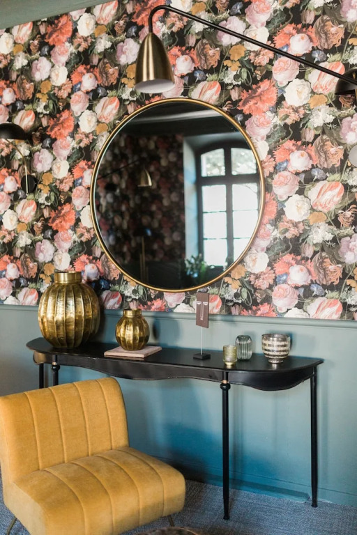 Le Victoria Boutique Hôtel - Charme au coeur du village historique - Accueil Vélo - Séminaire - Bar Lounge - Piscine