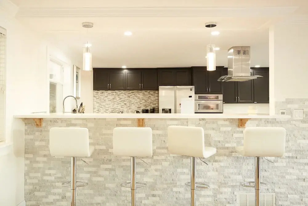 Relaxing Coastal Escape With Ocean Views 5 Bedroom Home