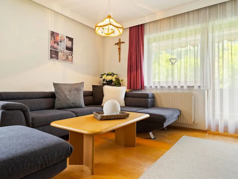 Comfy Apartment in Aschau im Zillertal near Ski Zillertal