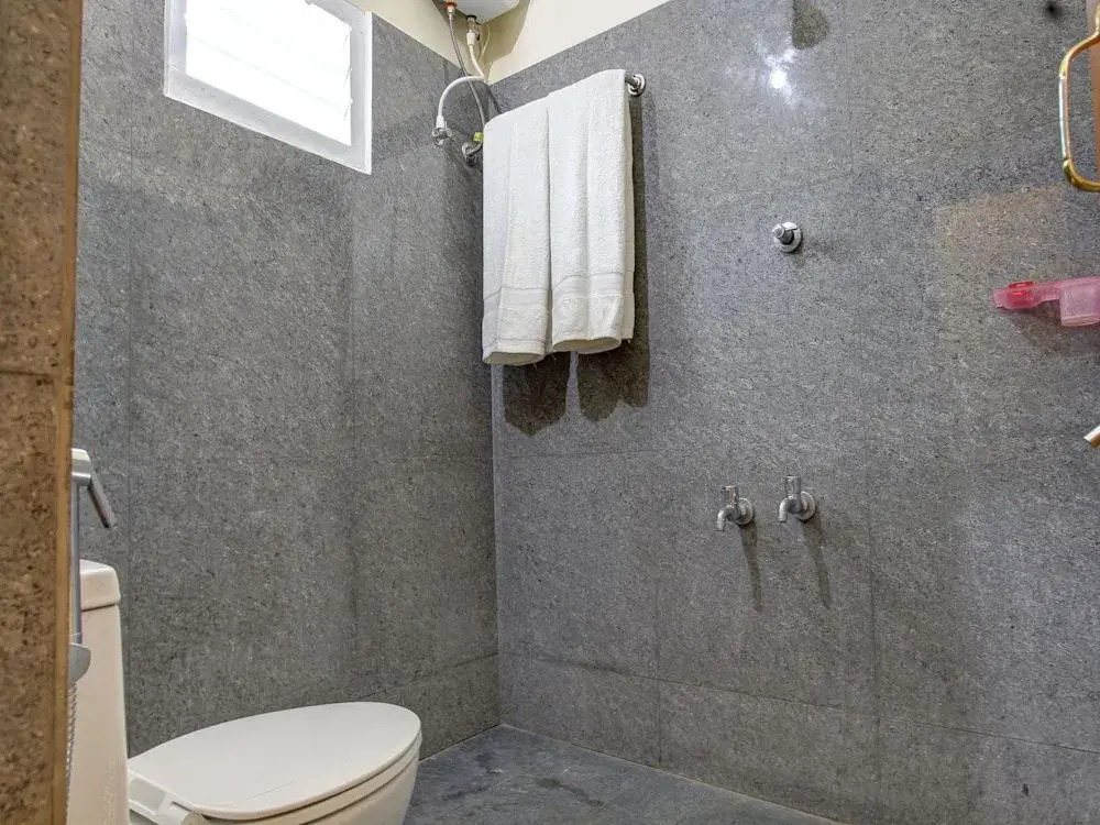 OYO 15850 K S Residency