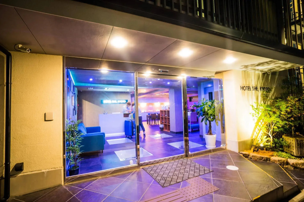Hotel She, Kyoto