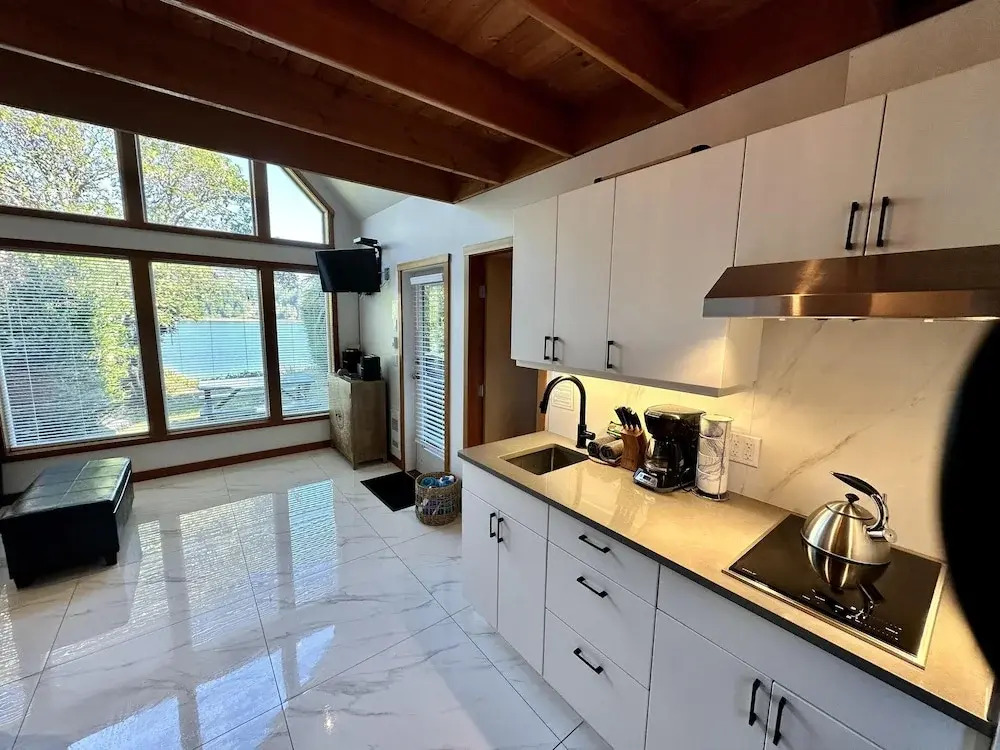 Private Oceanfront Cabin And Hot Tub! - Gww