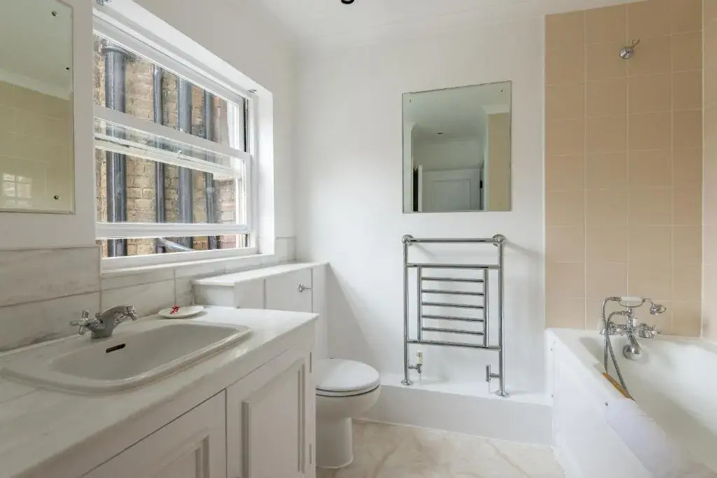 One bedroom High street kensington Apartment