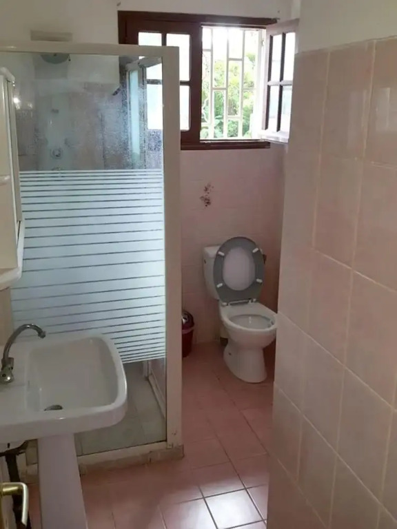 House With 2 Bedrooms In Le Gosier With Wonderful Sea View And Enclosed Garden 2 Km From The Beach