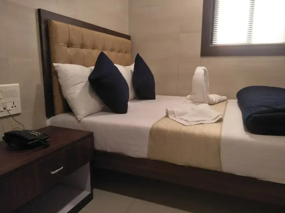 Hotel Avenue Residency