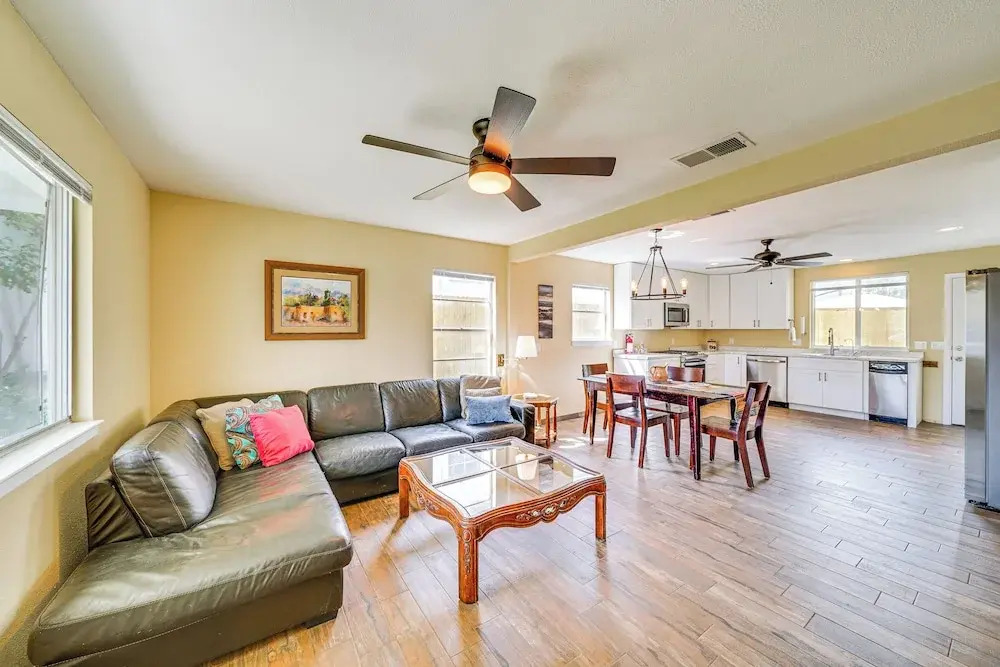 Sunny San Antonio Home Near Downtown: Pets Welcome