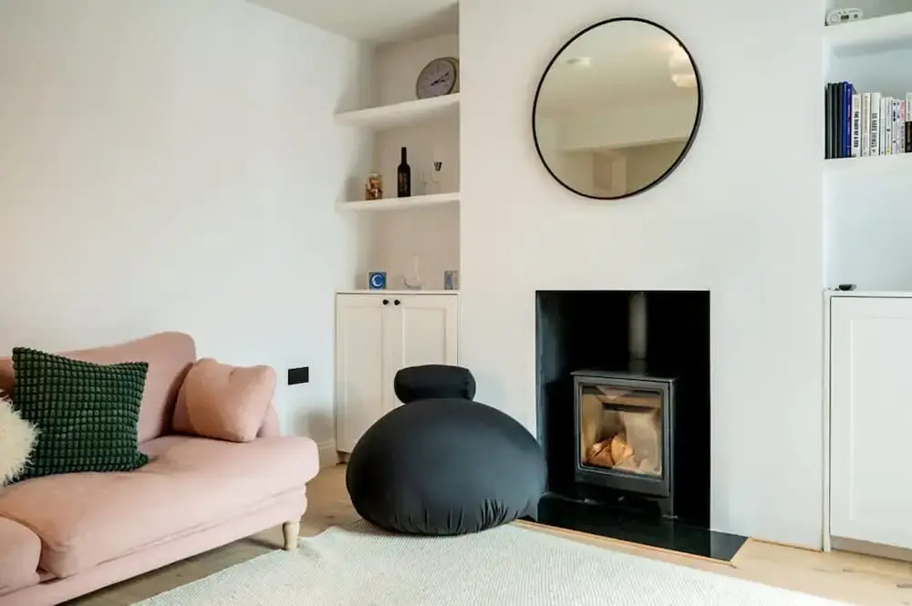 The Blooming Minimalist- by Out of Office Lifestyle