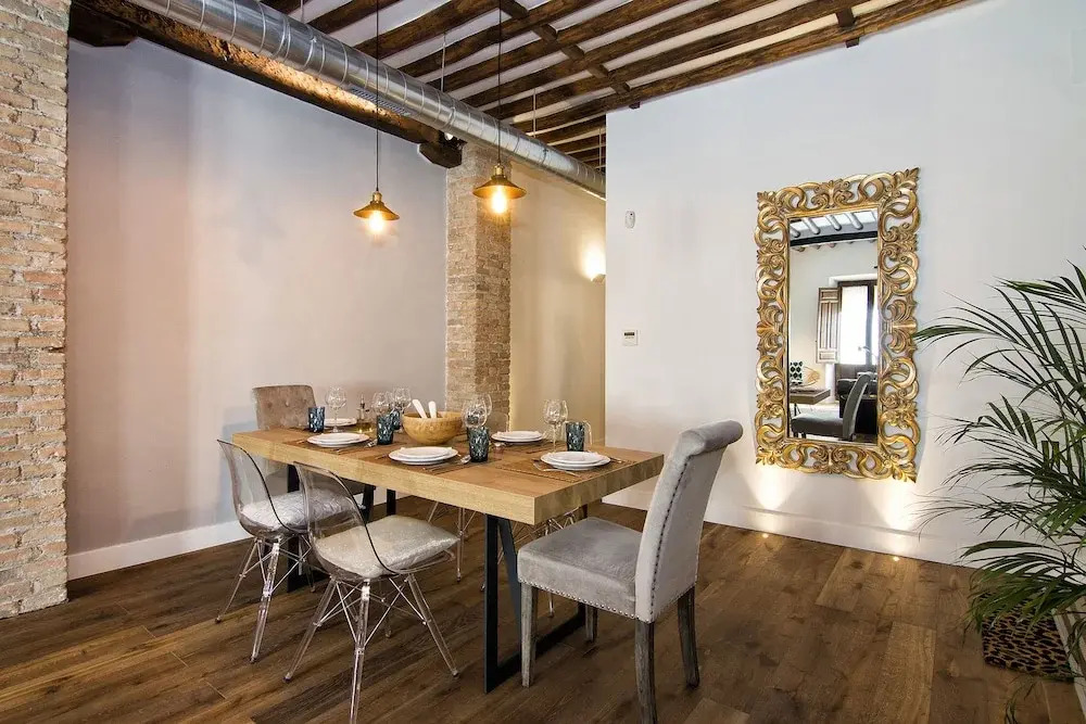 Chezmoihomes Unforgettable - First Class