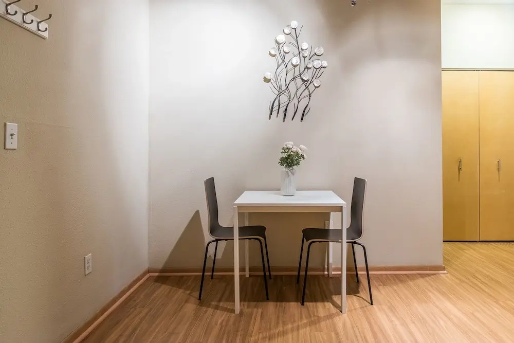 North Loop 1 BR Apt by Frontdesk