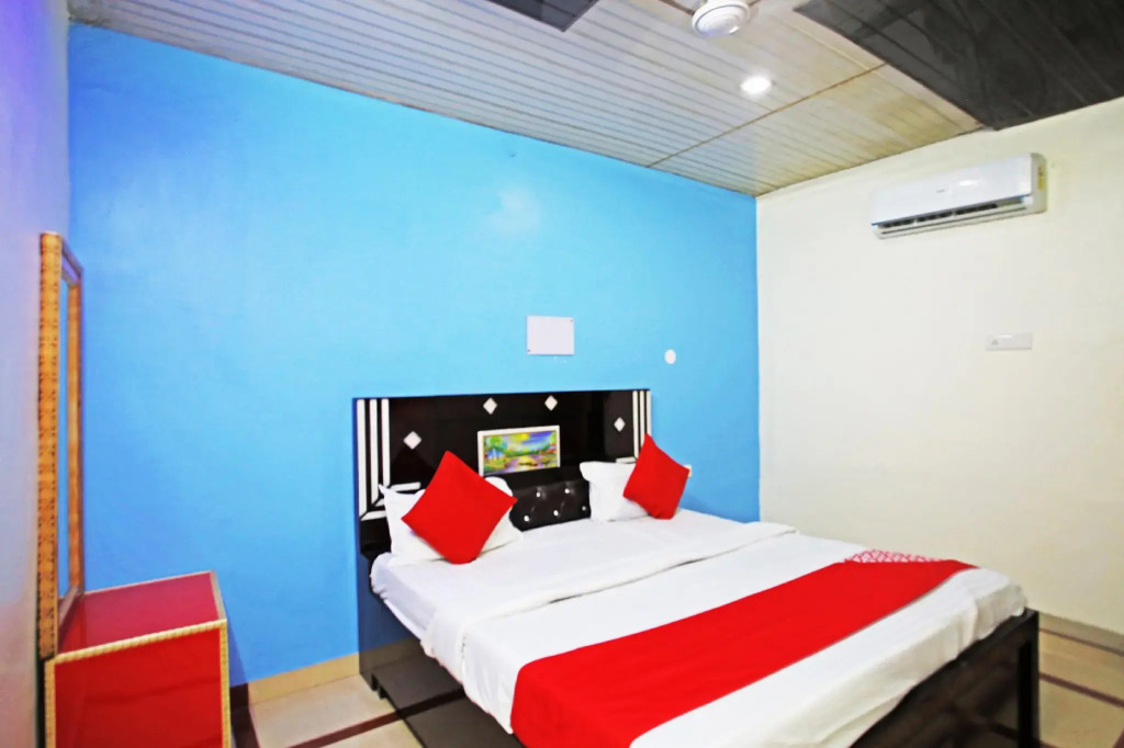 OYO 48007 B.S. Guest House