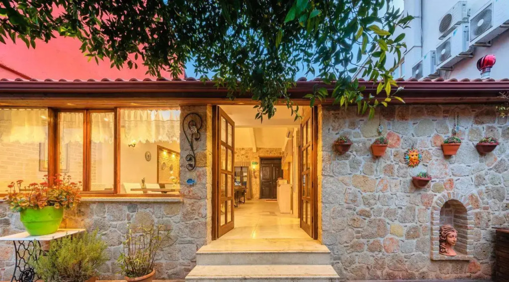 Zemira Garden Hotel