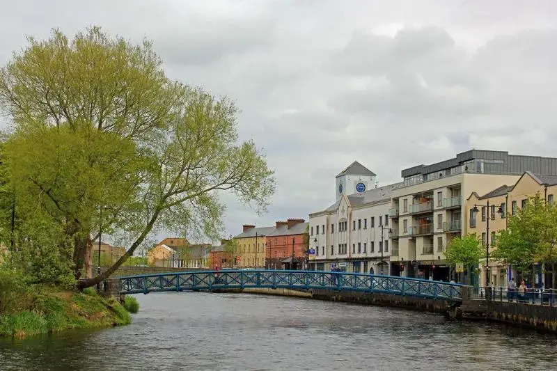 Riverside Suites Hotel