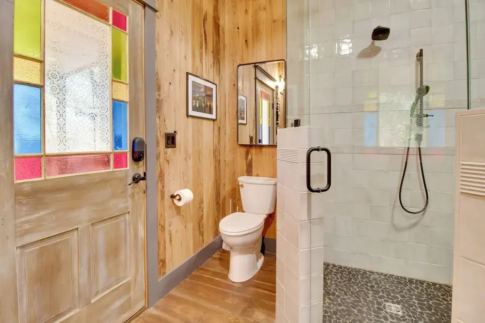 Walk to White River: Cozy Escape w/ Screened Porch