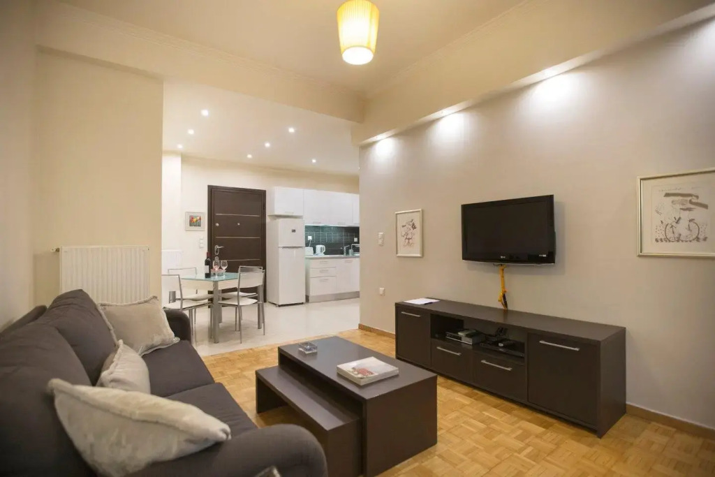 Apartment at Koukaki, 150m from the metro