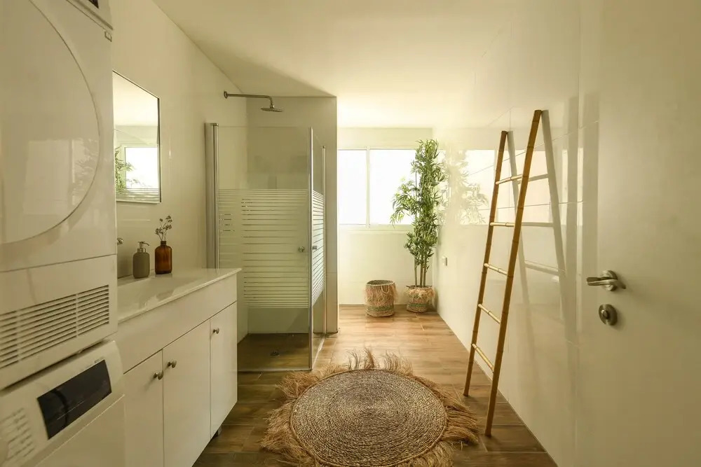 Prime location Sunny 3bedroom apartment
