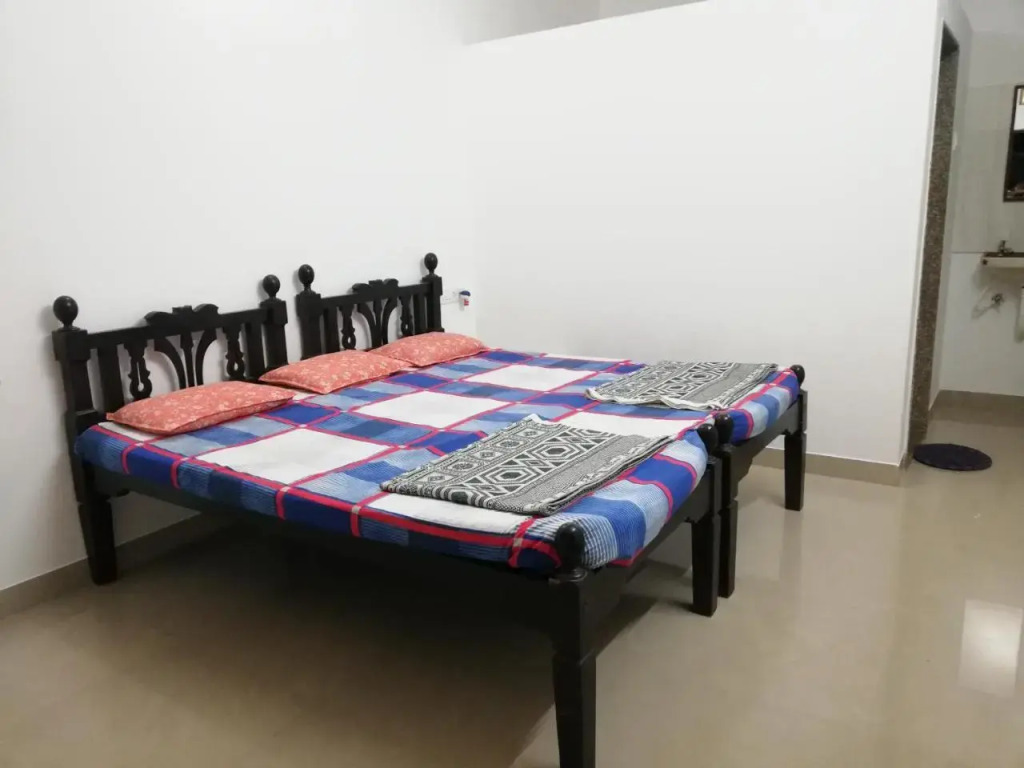 Adarsh Niwas