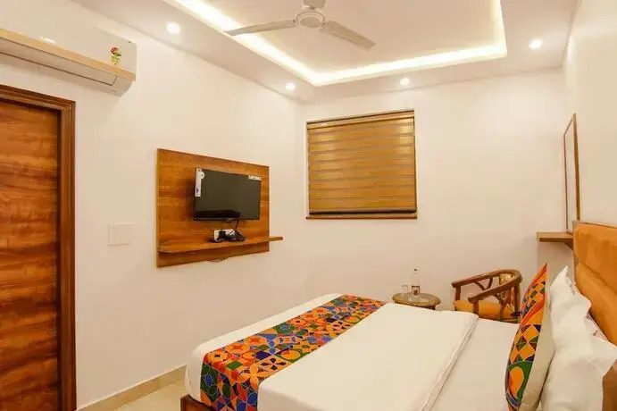 HOTEL AMBASSADOR SUKHNA LaKE