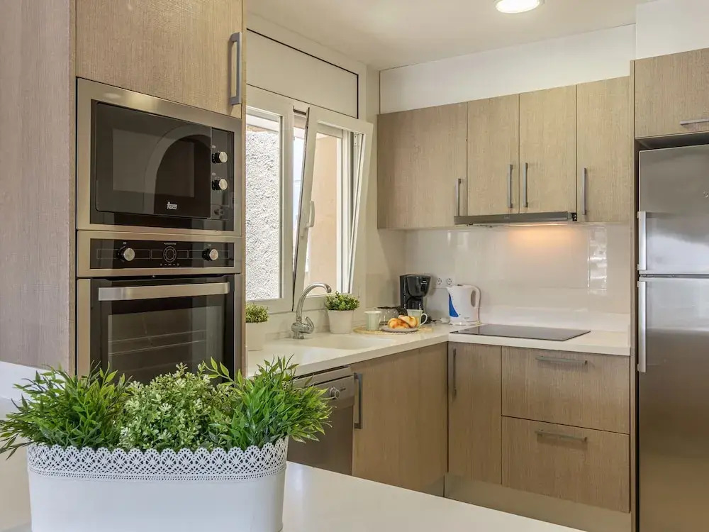 4 bedroom villa with pool in the channel of Empuriabrava