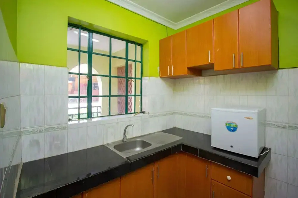 Parkview Safari Hotel and Apartments