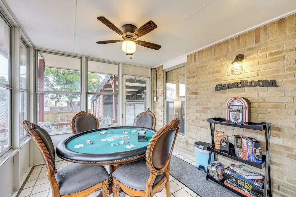 3 Mi to Randolph Afb: Family Home w/ Poker Table!