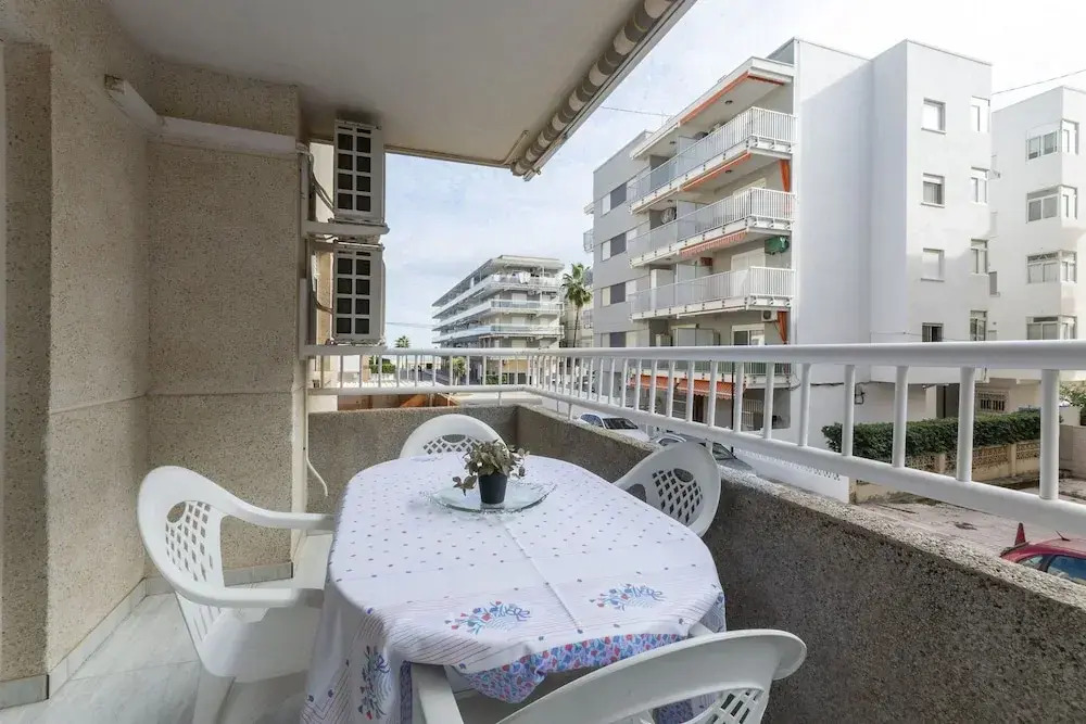 Estornell With 2 Bedrooms and 1 Bathrooms