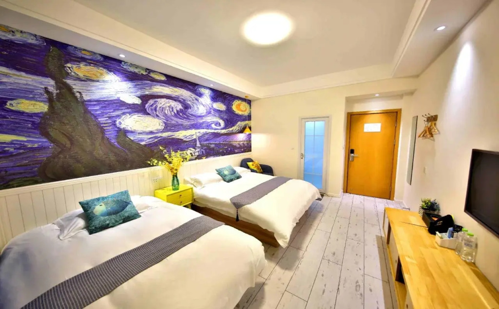 Time Machine Hotel