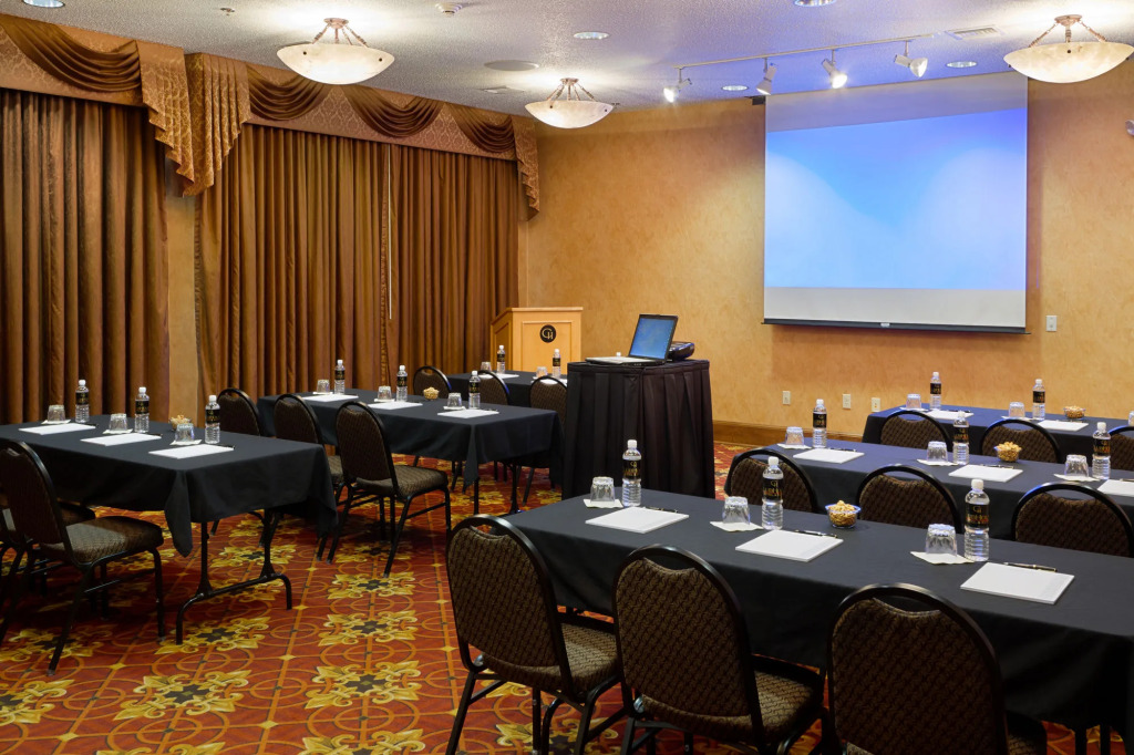 ClubHouse Hotel Sioux Falls
