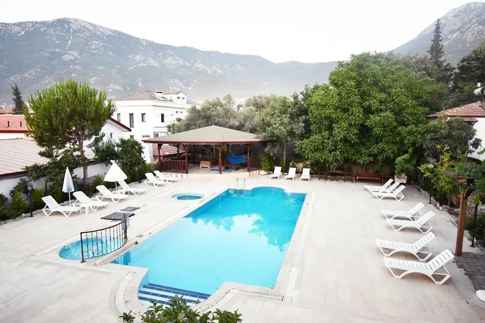 The Moonlight Apart Hotel