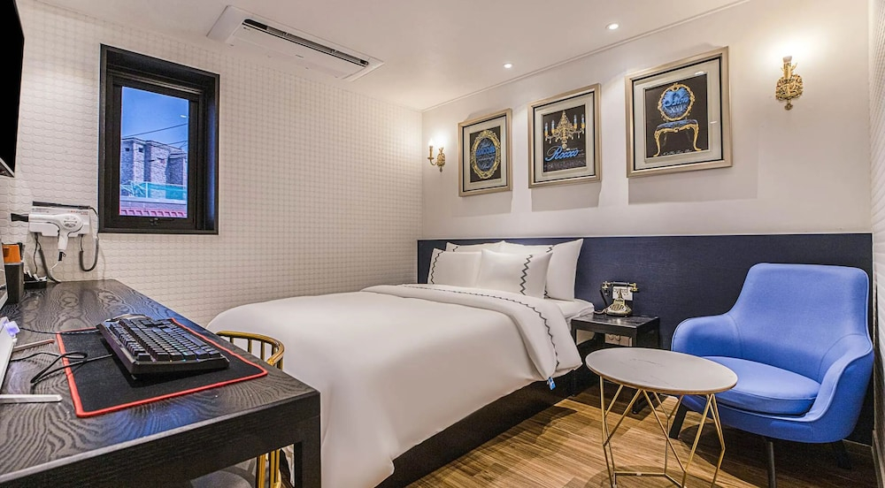 MARI hotel